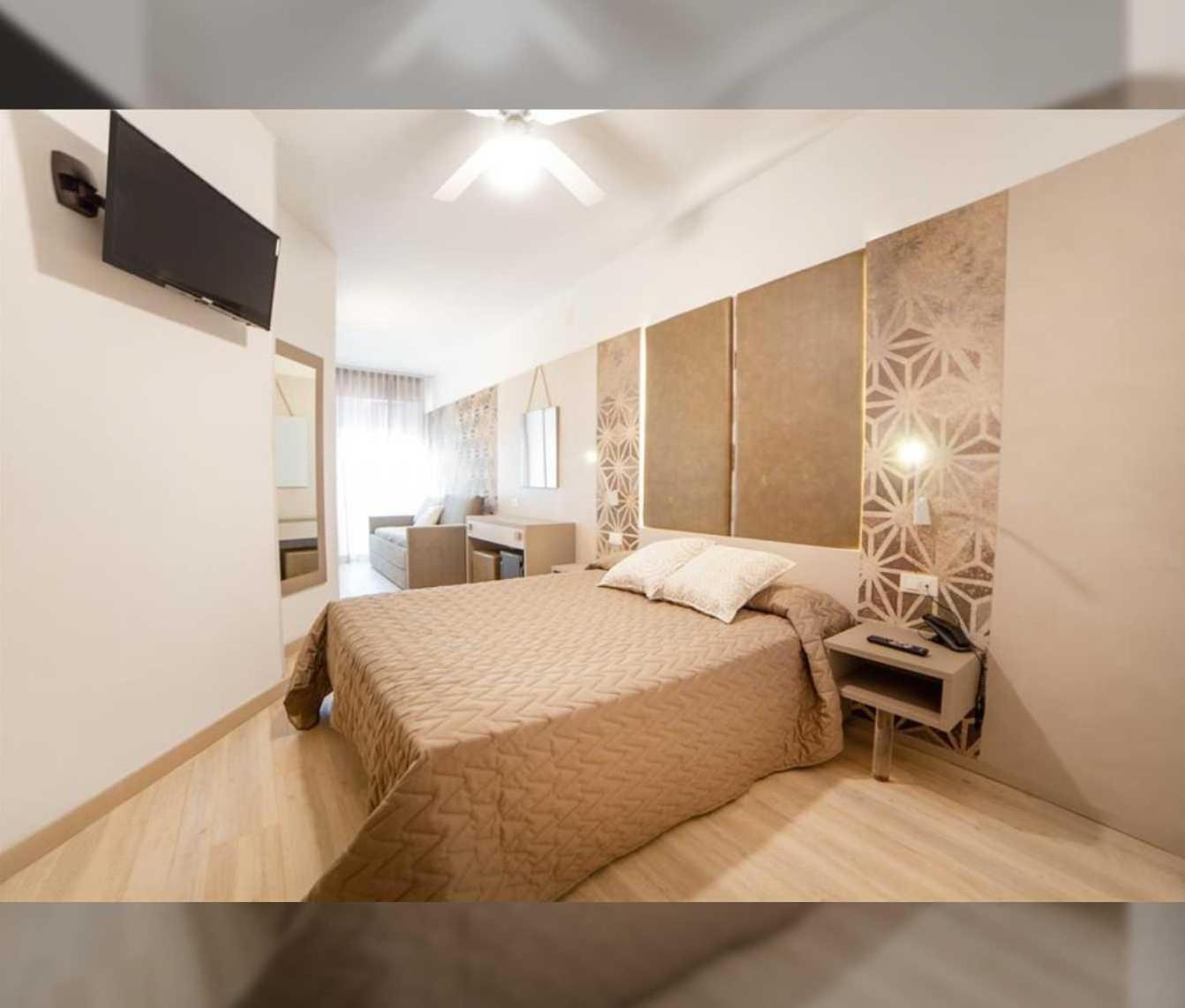 Hotel All'Orologio 3 Stelle Superior กาออร์เล ภายนอก รูปภาพ